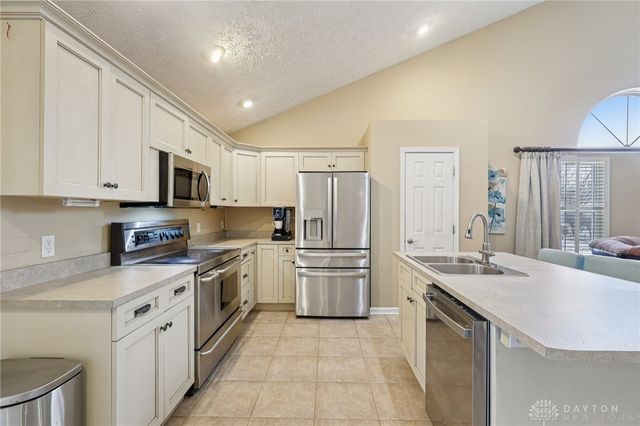 9048 Thornhill Court, Springboro, OH 45066