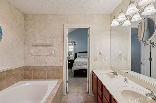 9048 Thornhill Court, Springboro, OH 45066