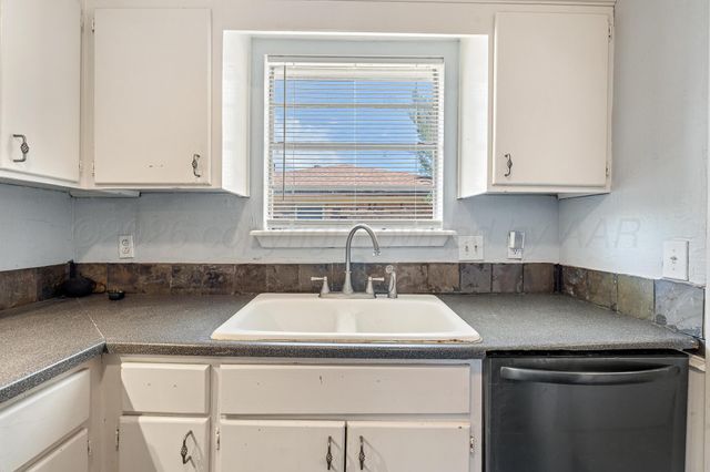 3816 HOLIDAY Drive, Amarillo, TX 79109