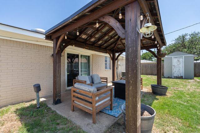 3816 HOLIDAY Drive, Amarillo, TX 79109