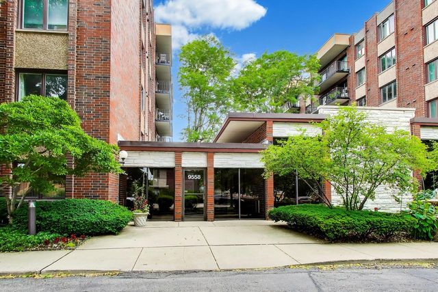 9558 Gross Point Road A605, Skokie, IL 60076