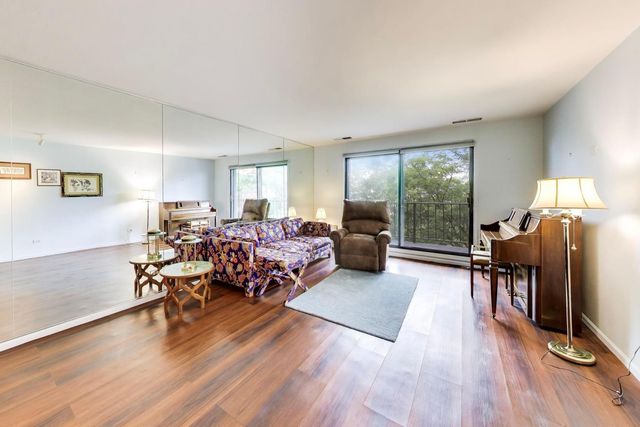 9558 Gross Point Road A605, Skokie, IL 60076