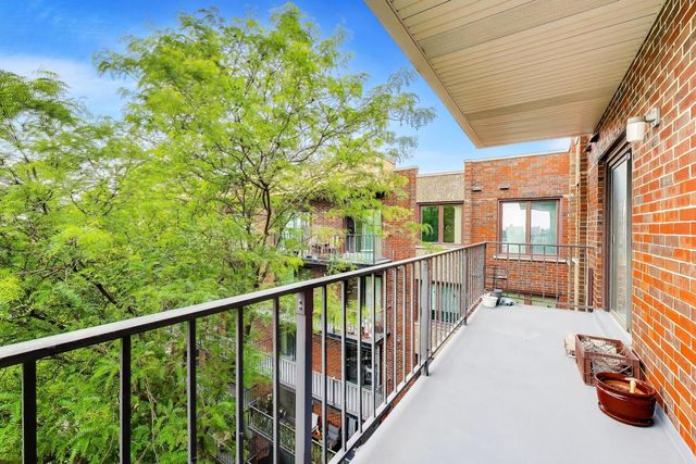 9558 Gross Point Road A605, Skokie, IL 60076