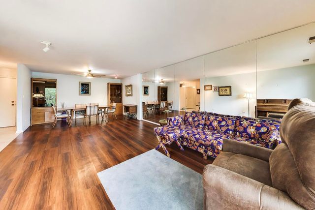 9558 Gross Point Road A605, Skokie, IL 60076