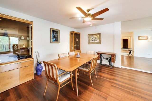 9558 Gross Point Road A605, Skokie, IL 60076