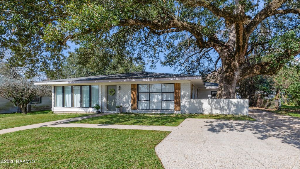325 Oak Street, Lafayette, LA 70506