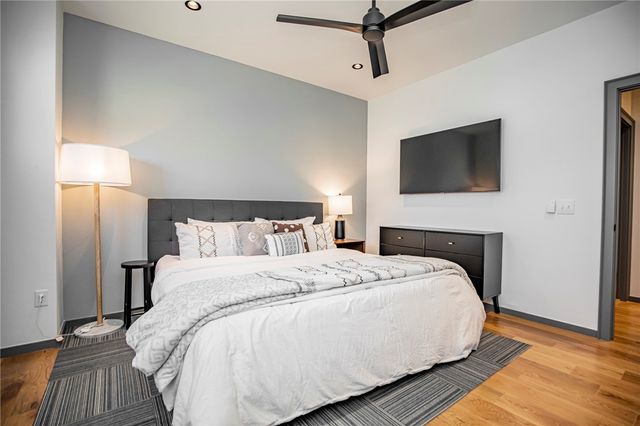 706 SE B Street, Bentonville, AR 72712