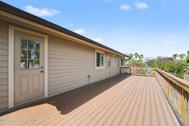 568 Rio Casa Drive N, Indialantic, FL 32903