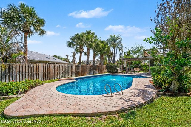 568 Rio Casa Drive N, Indialantic, FL 32903