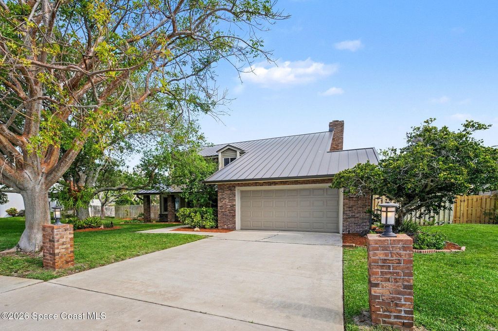 568 Rio Casa Drive N, Indialantic, FL 32903