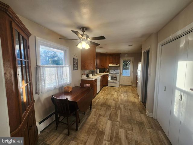 103 MAIN ST, Akron, PA 17501