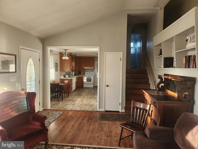 103 MAIN ST, Akron, PA 17501