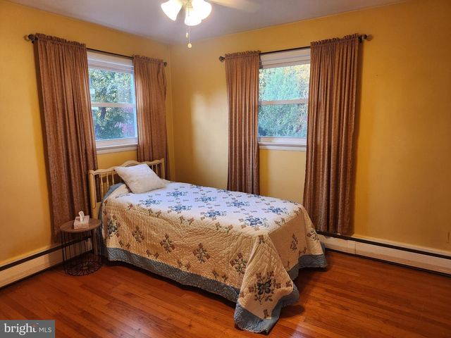 103 MAIN ST, Akron, PA 17501