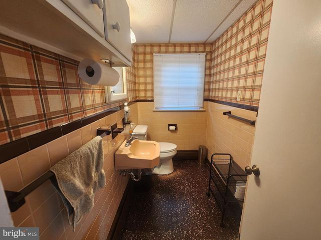 103 MAIN ST, Akron, PA 17501