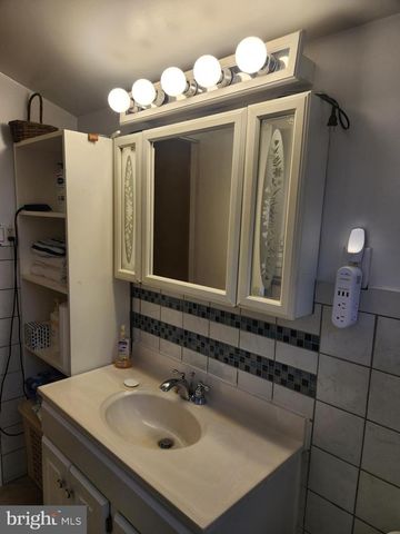 103 MAIN ST, Akron, PA 17501