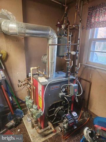 103 MAIN ST, Akron, PA 17501