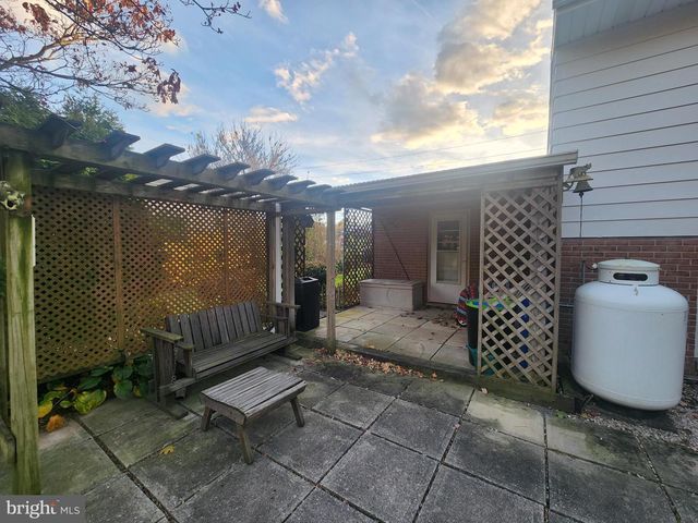 103 MAIN ST, Akron, PA 17501