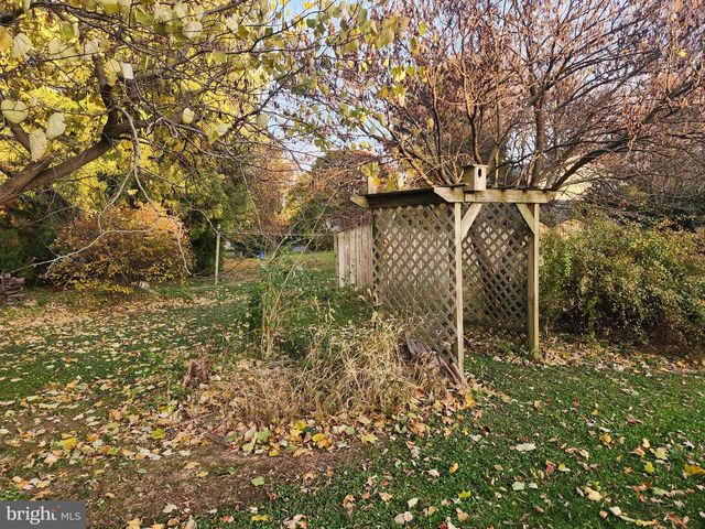 103 MAIN ST, Akron, PA 17501