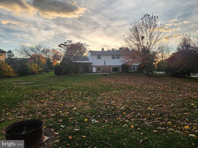 103 MAIN ST, Akron, PA 17501