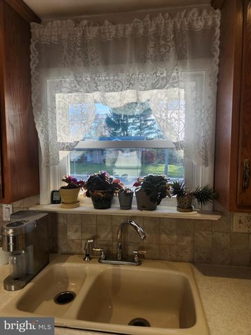 103 MAIN ST, Akron, PA 17501