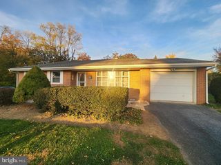 103 MAIN ST, Akron, PA 17501