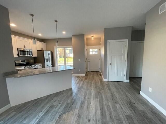 139 Lexington Pointe Drive 6, Niles, MI 49120