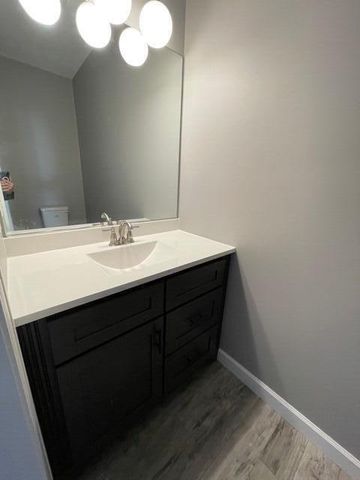 139 Lexington Pointe Drive 6, Niles, MI 49120