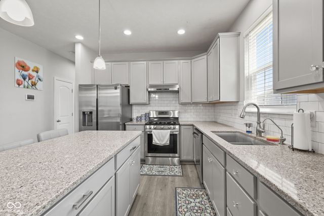 9133 Thames Drive, Avon, IN 46123