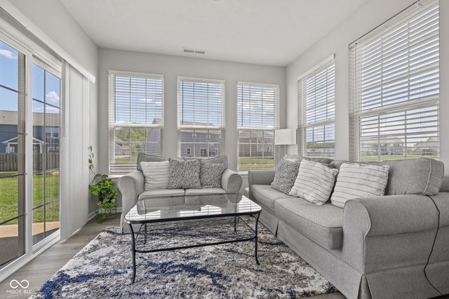 9133 Thames Drive, Avon, IN 46123