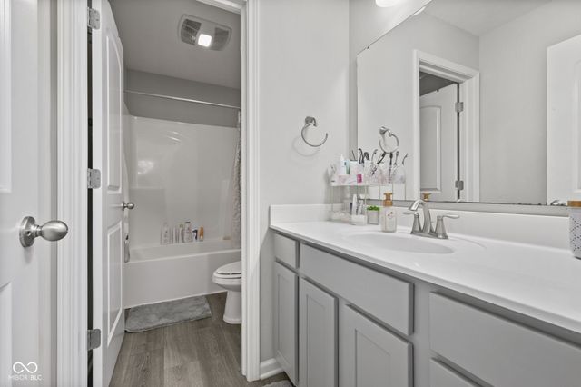9133 Thames Drive, Avon, IN 46123