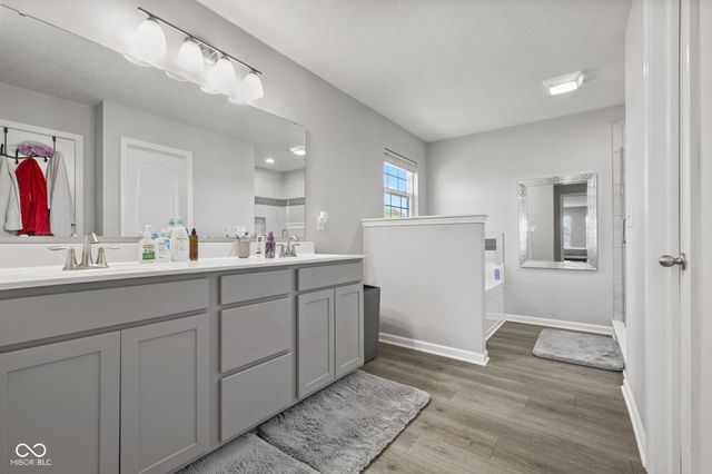 9133 Thames Drive, Avon, IN 46123
