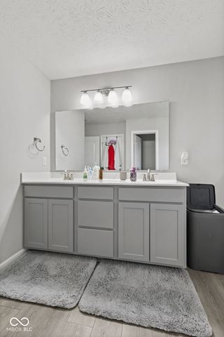 9133 Thames Drive, Avon, IN 46123