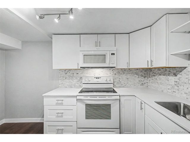 875 Memphis St, Aurora, CO 80011