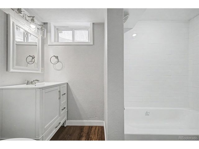 875 Memphis St, Aurora, CO 80011