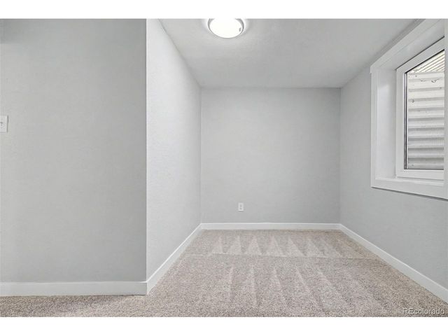 875 Memphis St, Aurora, CO 80011