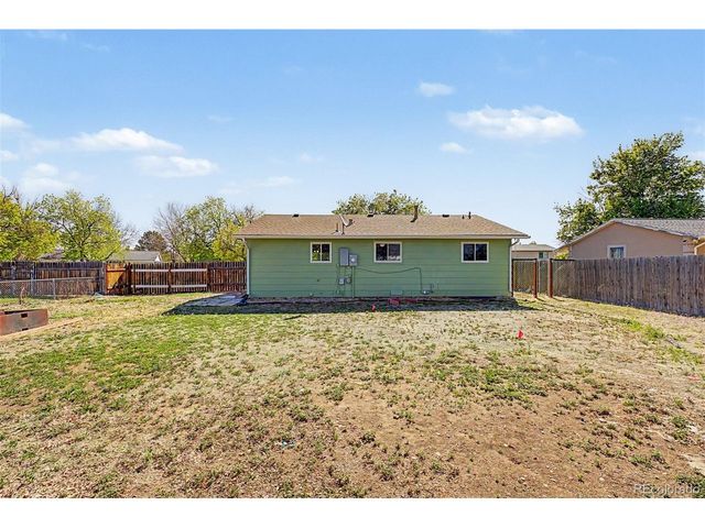 875 Memphis St, Aurora, CO 80011