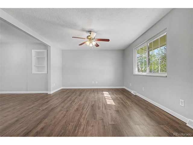 875 Memphis St, Aurora, CO 80011