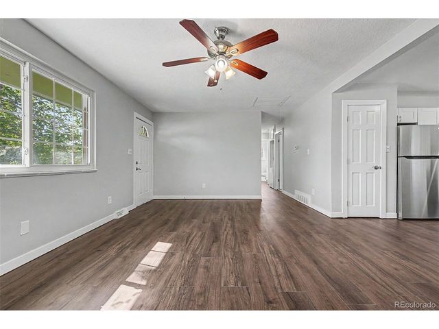 875 Memphis St, Aurora, CO 80011