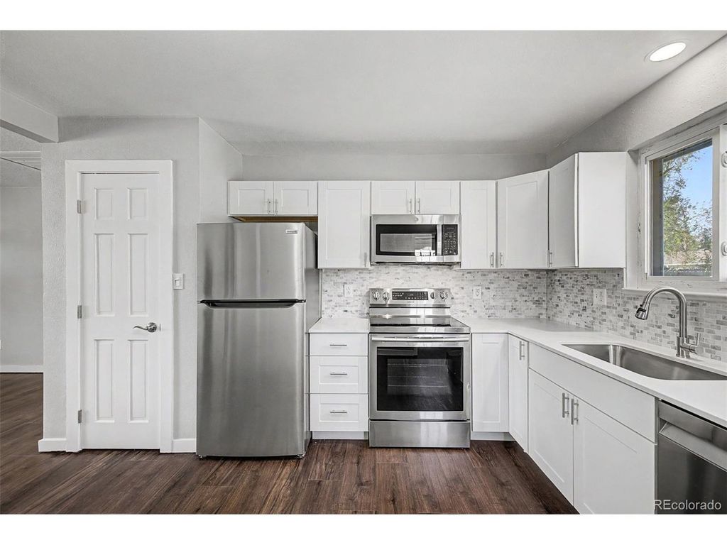 875 Memphis St, Aurora, CO 80011