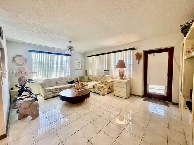 337 Durham J 337, Deerfield Beach, FL 33442