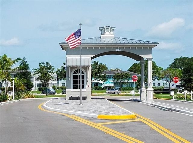 337 Durham J 337, Deerfield Beach, FL 33442