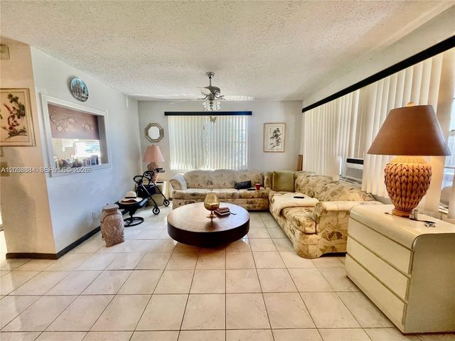 337 Durham J 337, Deerfield Beach, FL 33442
