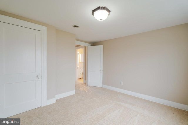 1805 KELLY ISLAND RD, Martinsburg, WV 25405