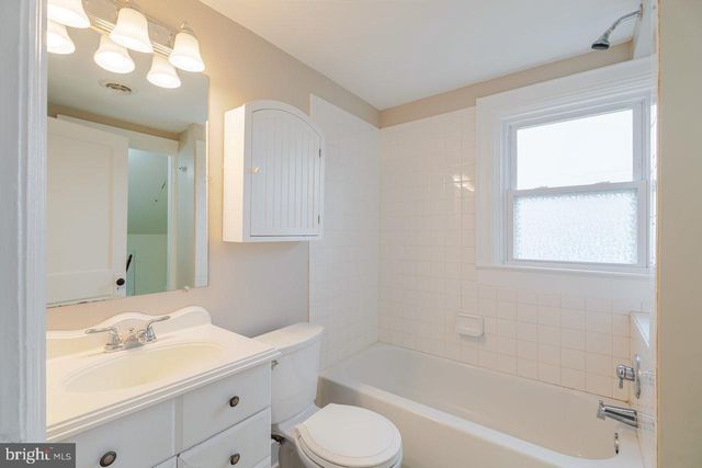 1805 KELLY ISLAND RD, Martinsburg, WV 25405