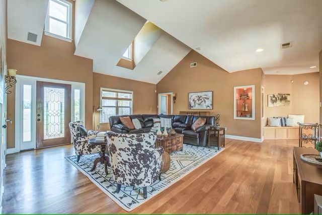 1215 Beaver Creek Dr, Mason, TN 38049