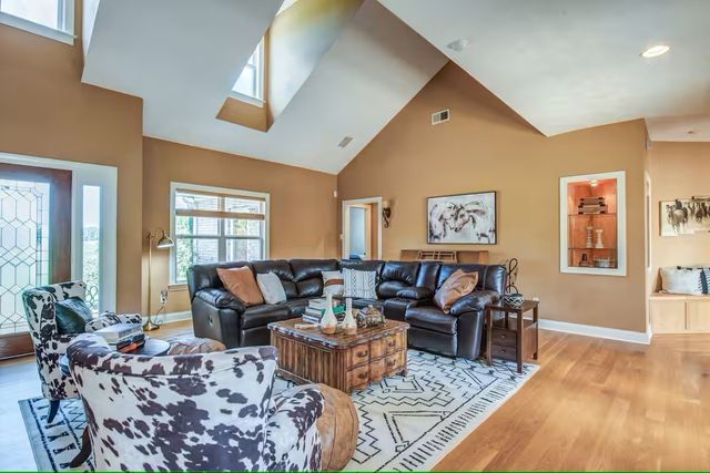 1215 Beaver Creek Dr, Mason, TN 38049