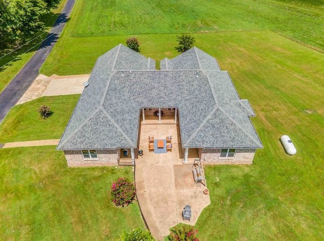 1215 Beaver Creek Dr, Mason, TN 38049