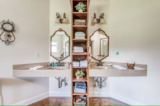 1215 Beaver Creek Dr, Mason, TN 38049