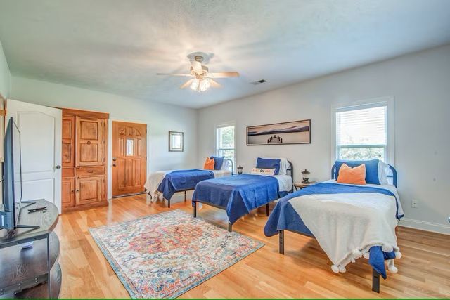 1215 Beaver Creek Dr, Mason, TN 38049