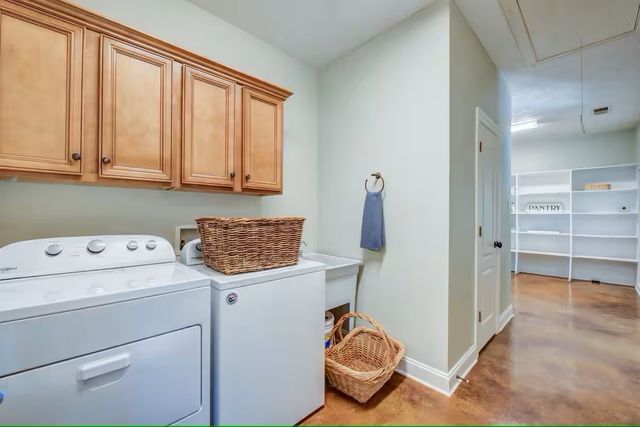 1215 Beaver Creek Dr, Mason, TN 38049